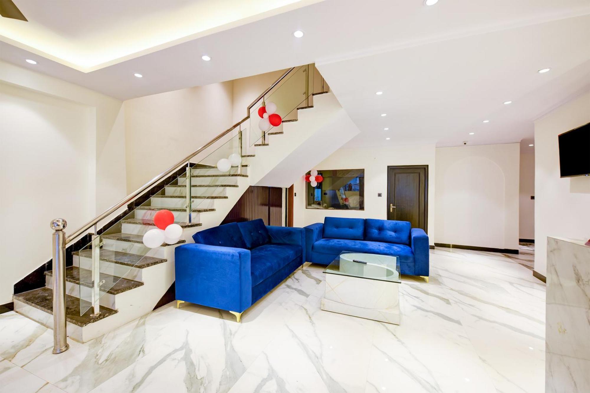 Hotel Surya Plaza Нью-Дели Экстерьер фото